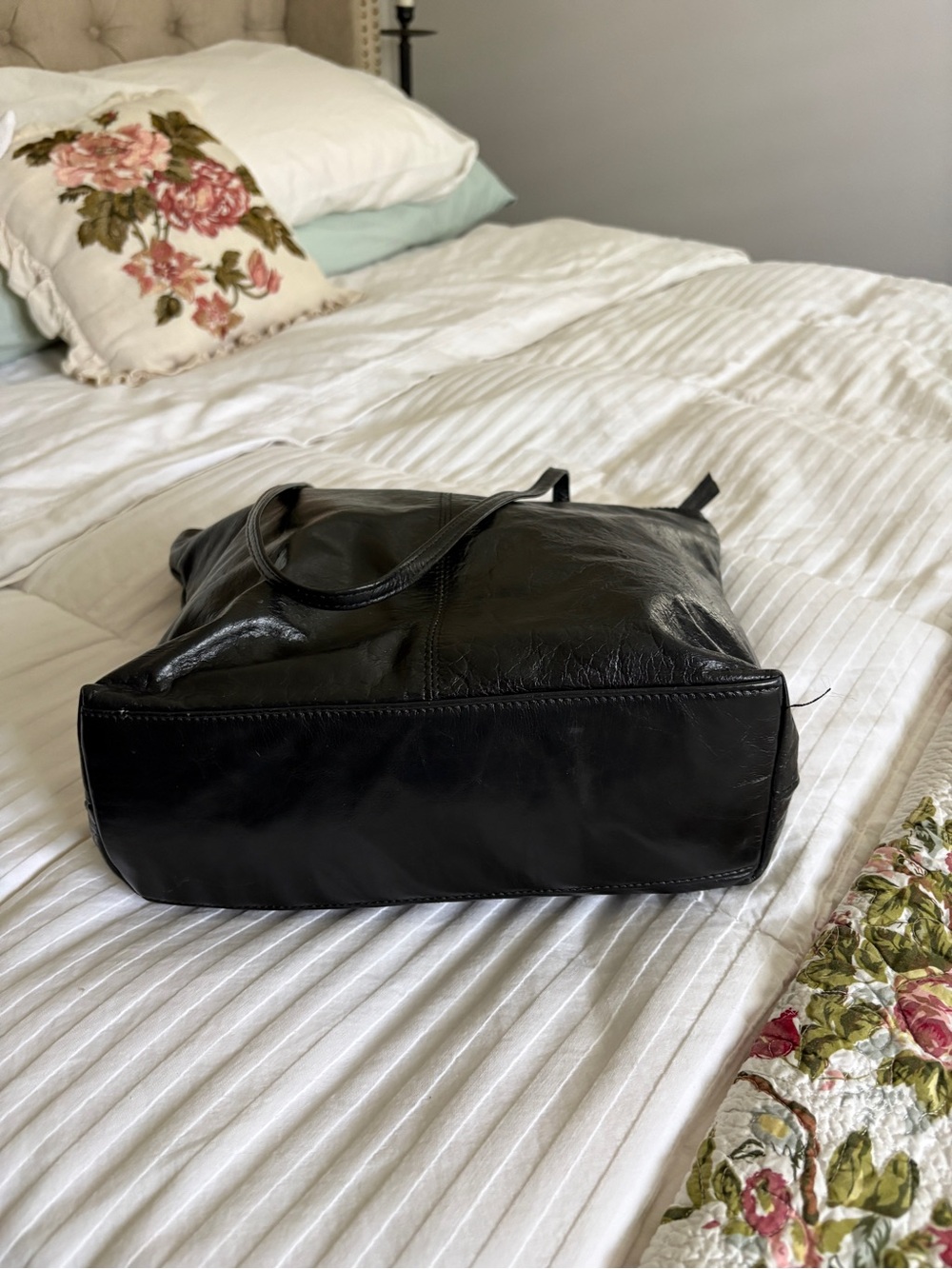 Latico Soft Leather Black Tote Bag Double Strap Zipper Top - Picture 7 of 12